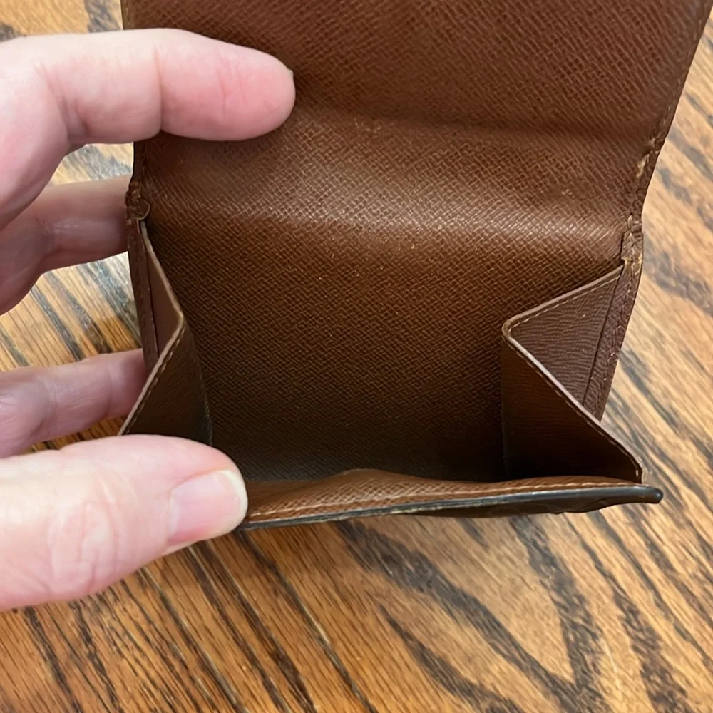 Louis Vuitton Wallet - Picture 2 of 9